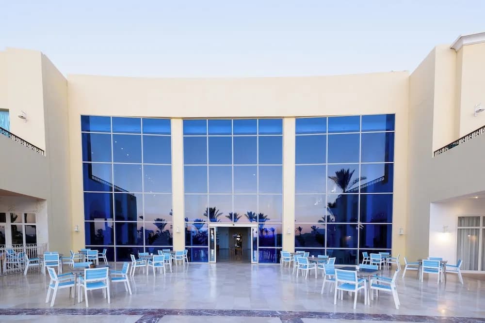 Amwaj Oyoun Resort & Casino 4