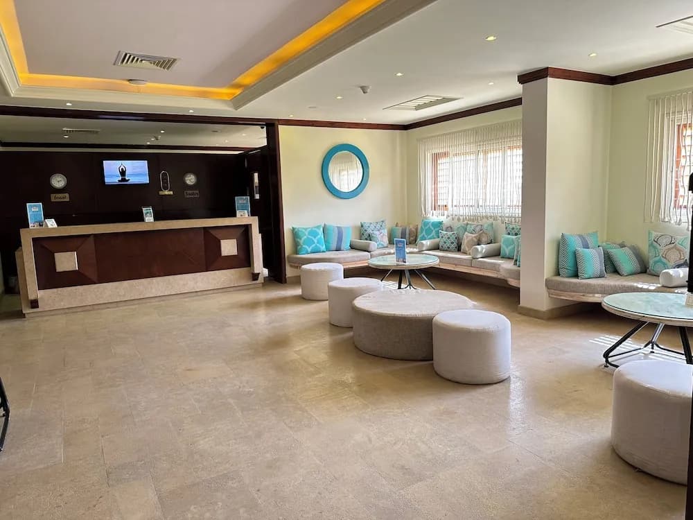 The Breakers Diving & Surfing Lodge 2