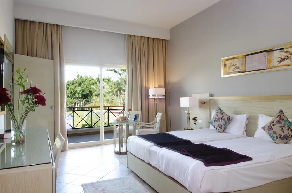 Swiss Inn Pyramids Golf Resort 4