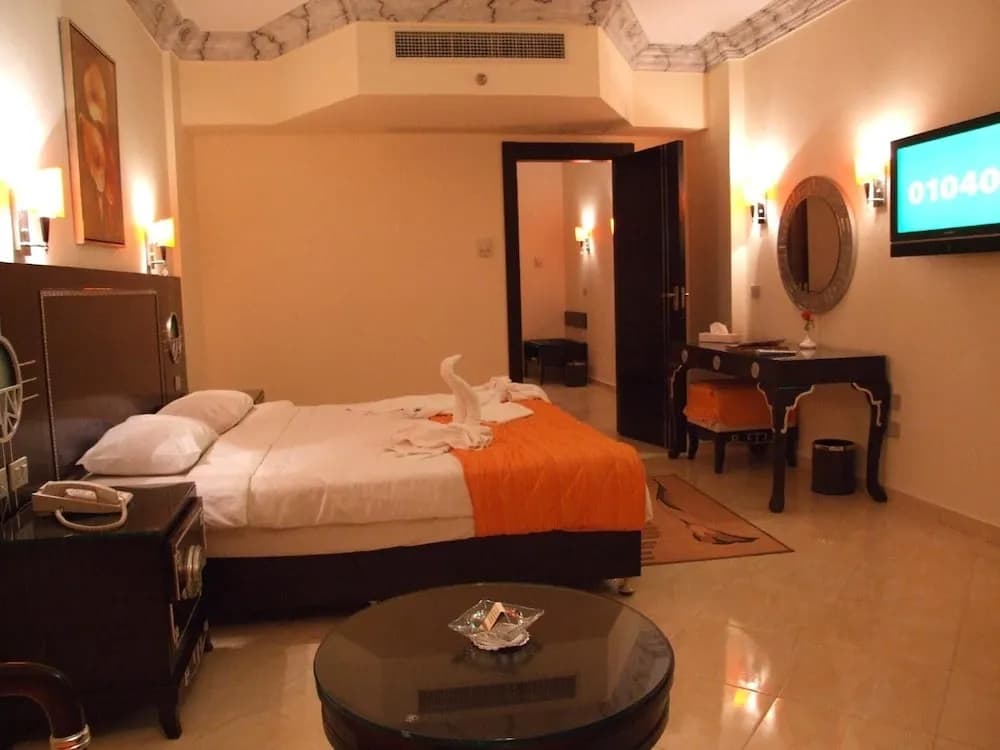 Sphinx Aqua Park Beach Resort 4