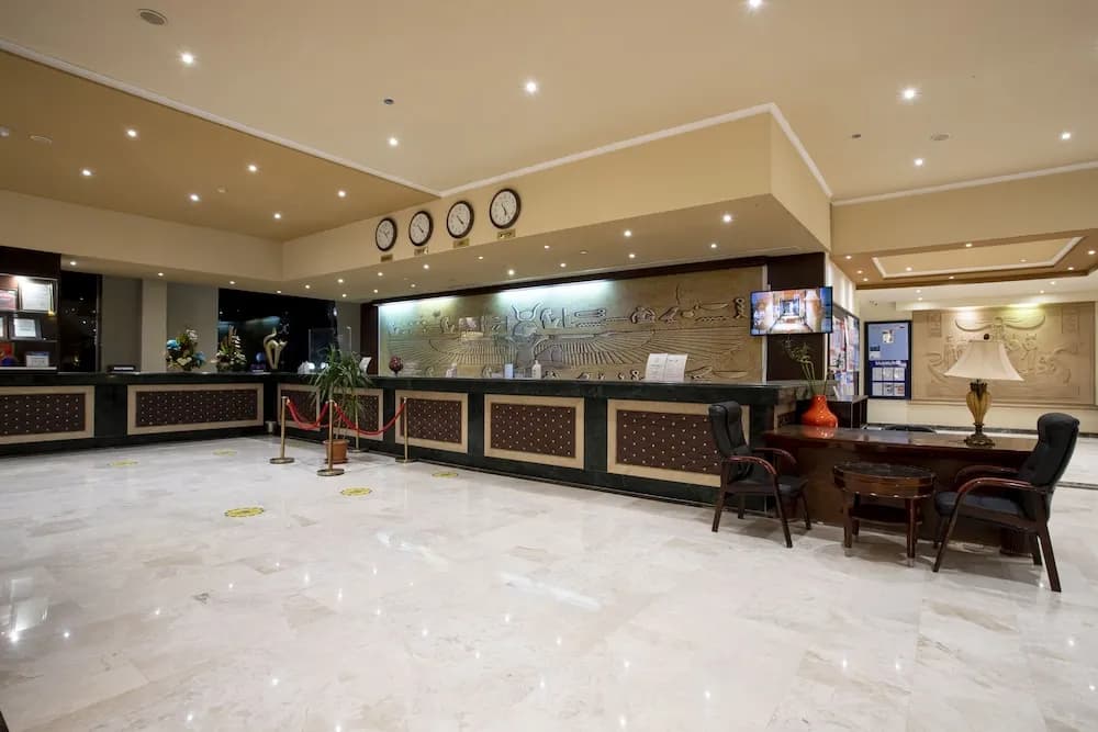 AMC Royal Hotel & Spa 3
