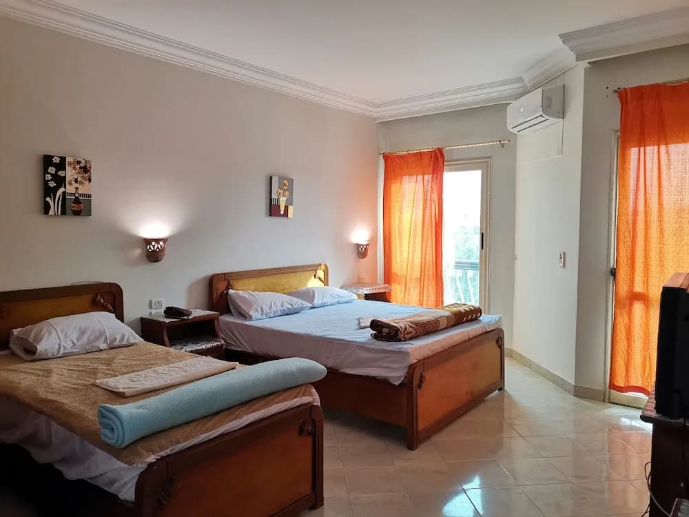 Golden Rose Hotel 4