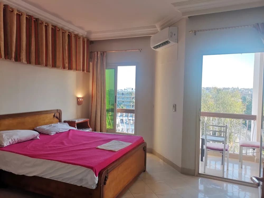 Golden Rose Hotel 3