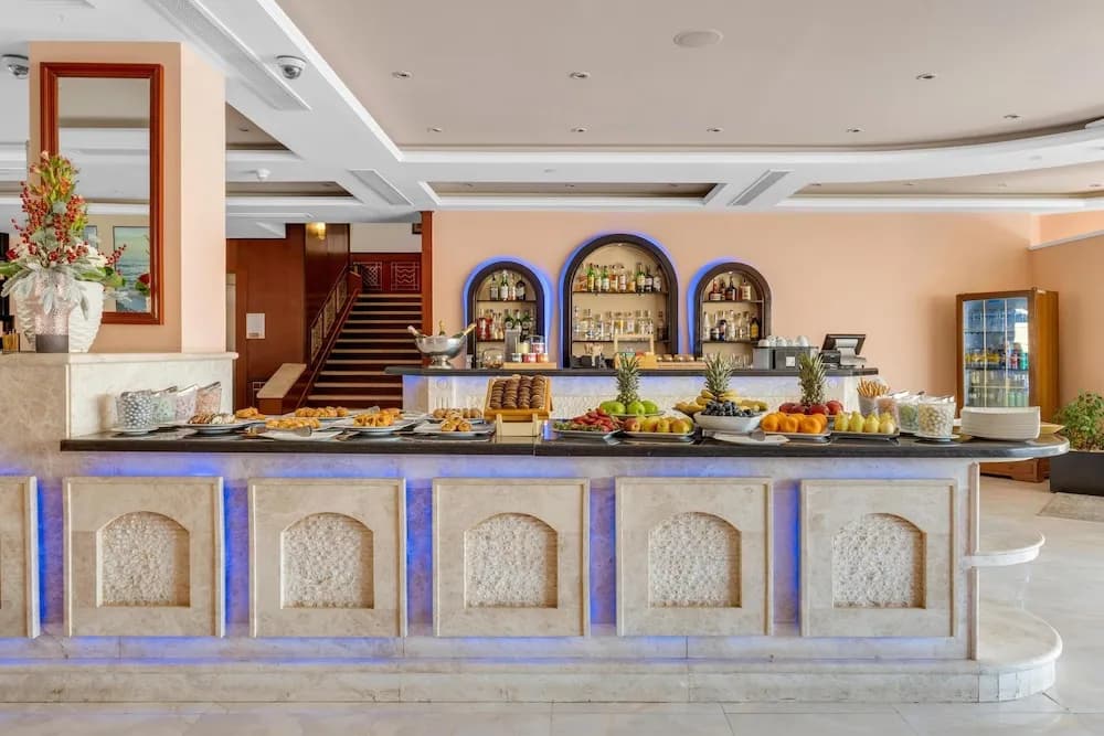 Royal Savoy Hotel 3