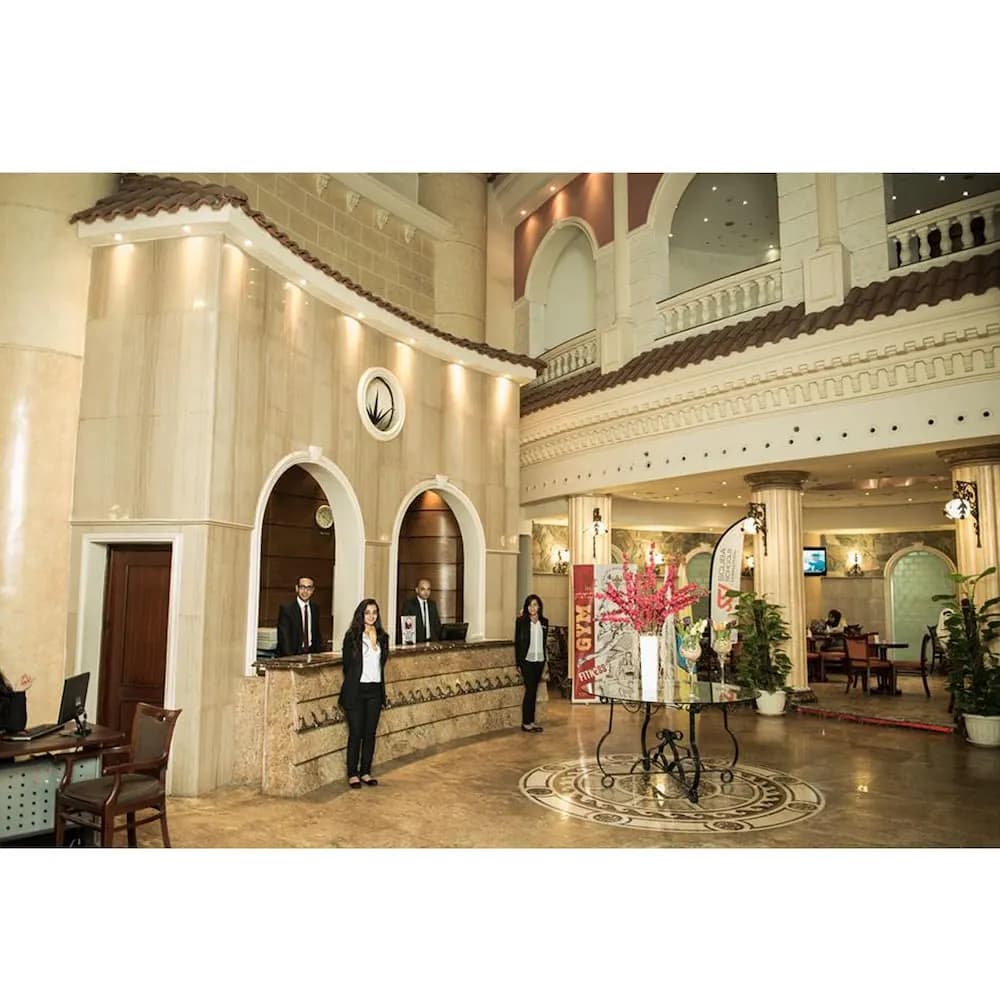 Cherry Maryski Hotel 2