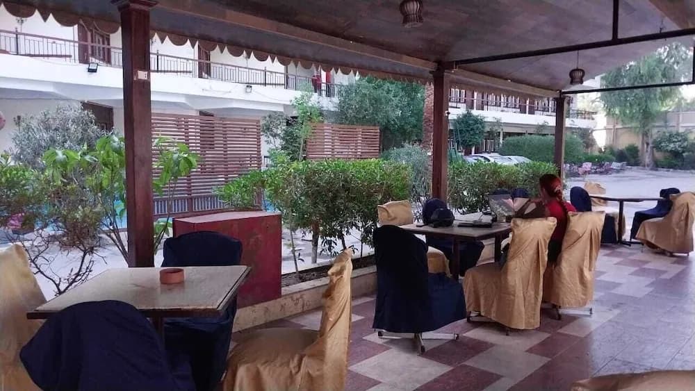 Rezeiky Hotel & Camping Luxor 2