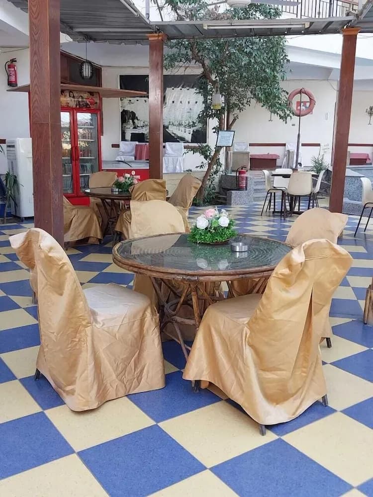 Rezeiky Hotel & Camping Luxor 5