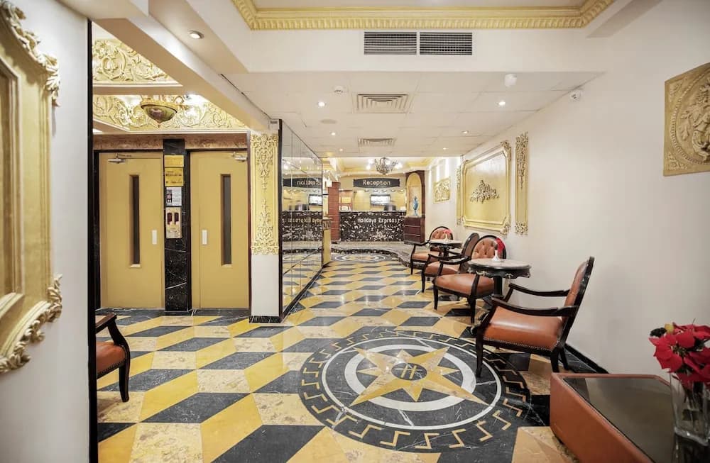 Holidays Express Hotel & Terrace 5