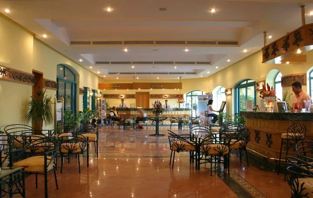 Falcon Hills Hotel 2