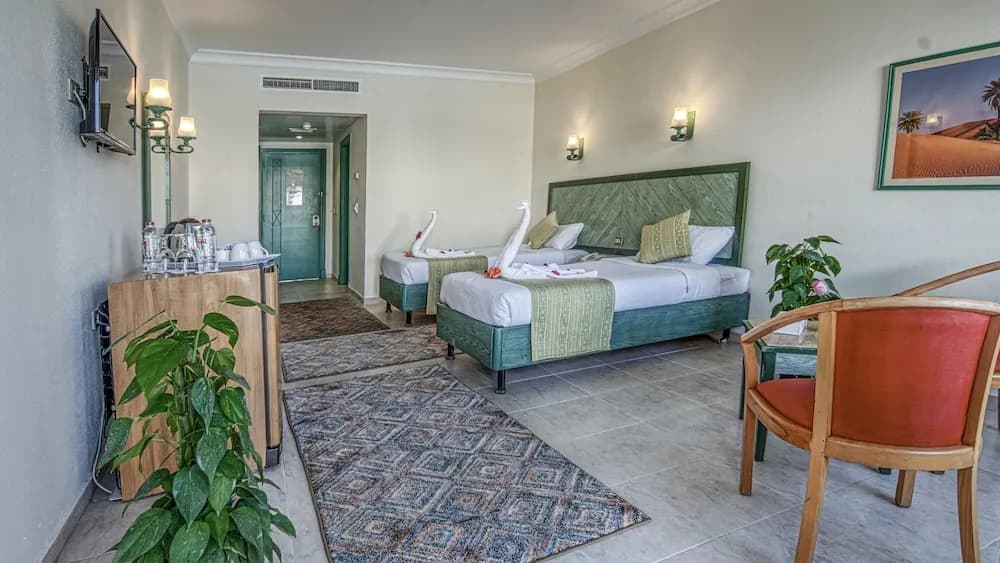 Falcon Hills Hotel 5