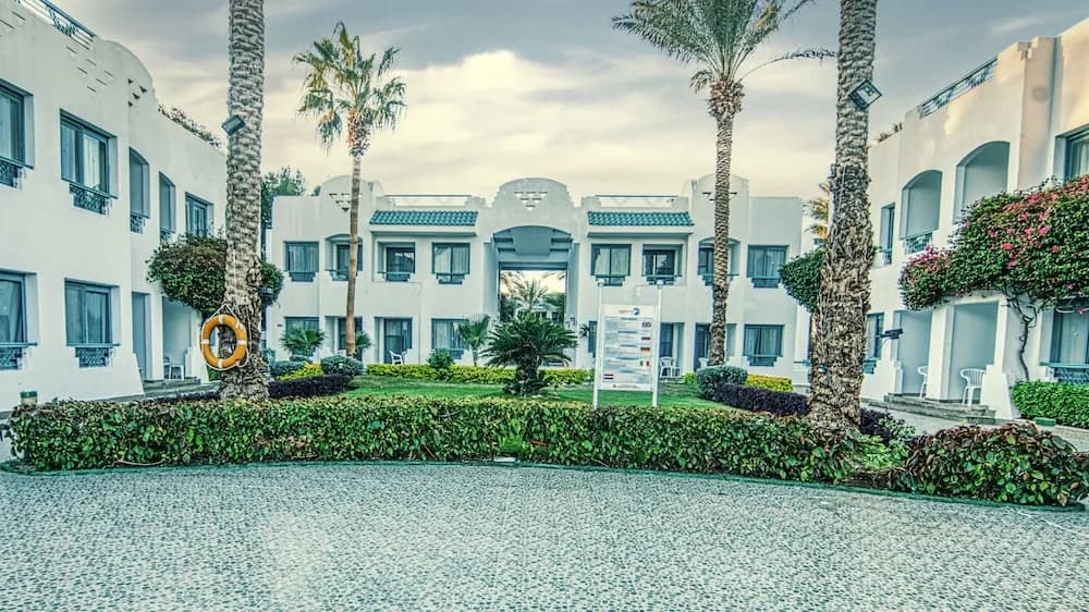 Falcon Hills Hotel 4