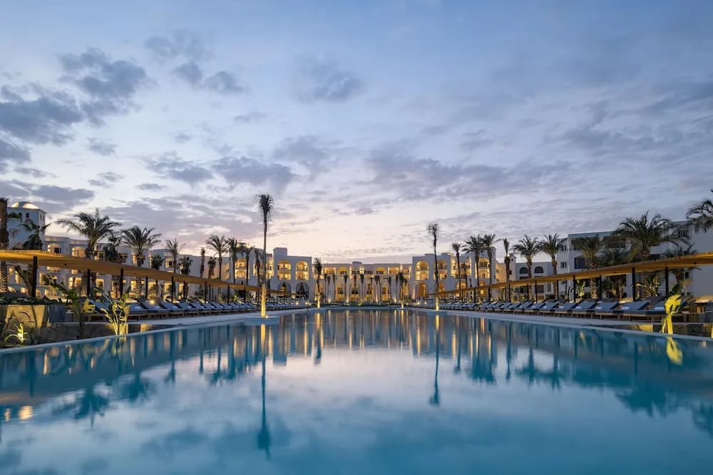 Serry Beach Resort