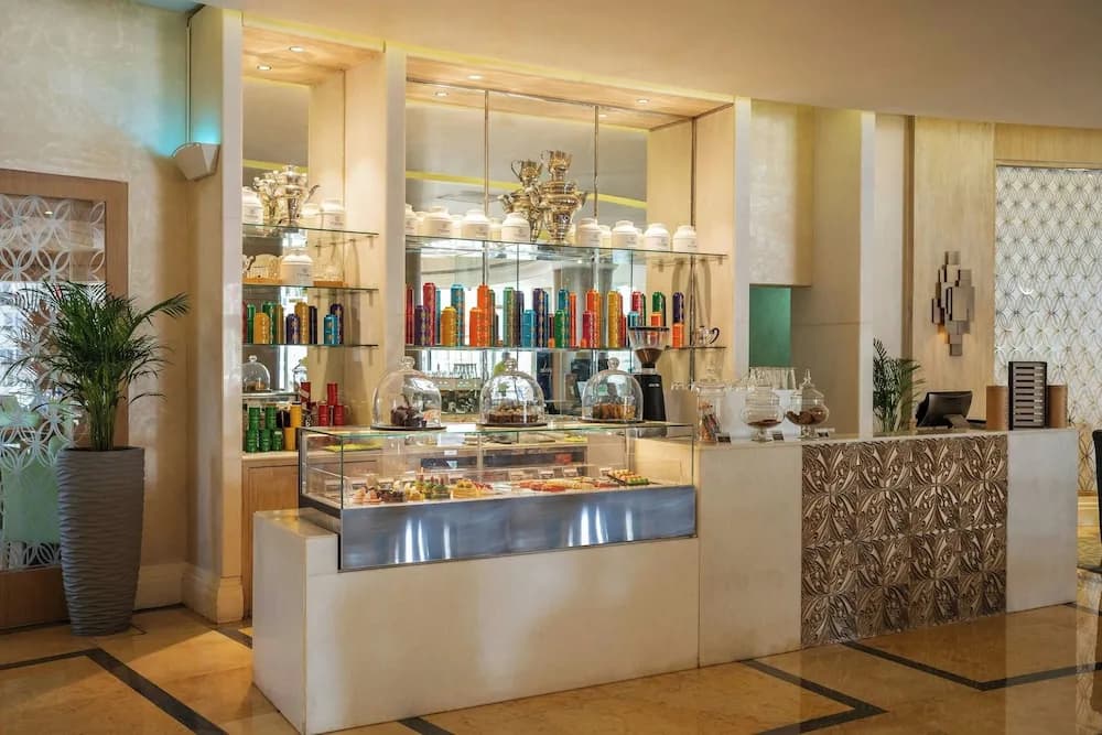 Al Habtoor Grand Resort, Autograph Collection 3