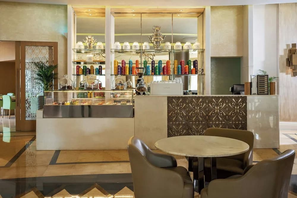Al Habtoor Grand Resort, Autograph Collection 2
