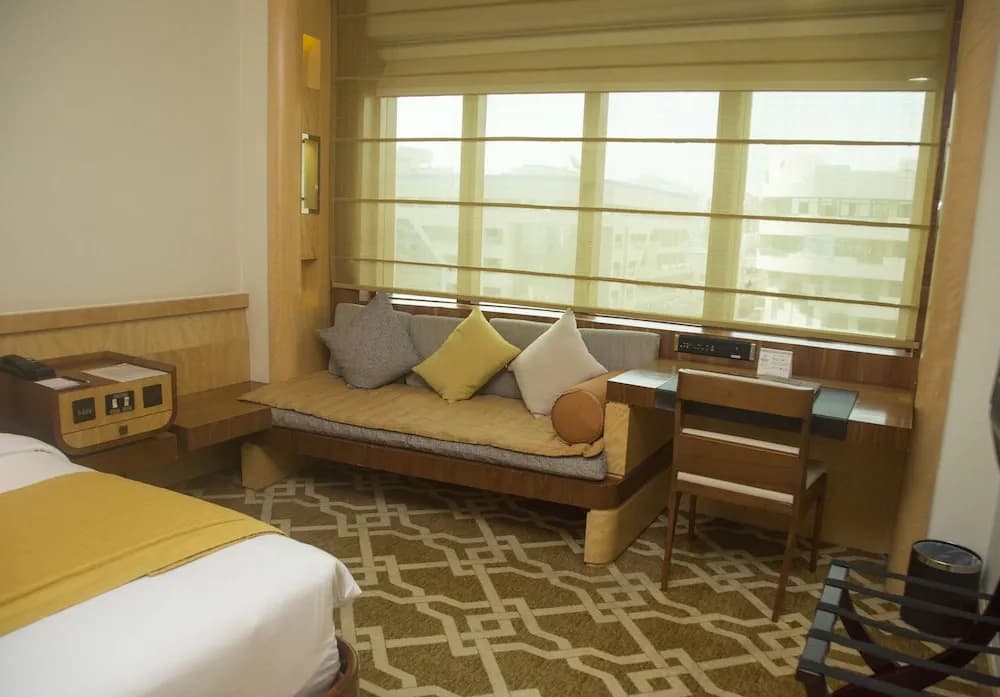 Marco Polo Hotel 5