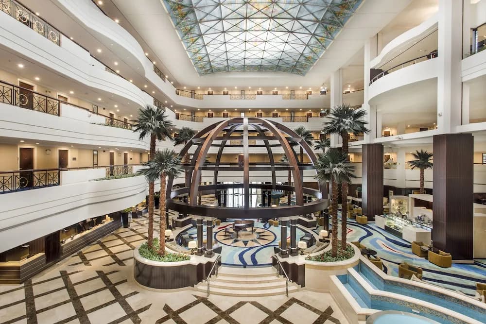 Mövenpick Dubai Grand Al Bustan 2