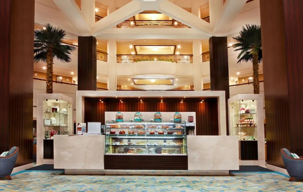Mövenpick Dubai Grand Al Bustan 4