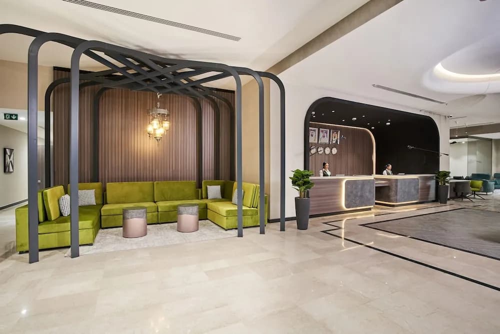 Hotel Holiday International 4