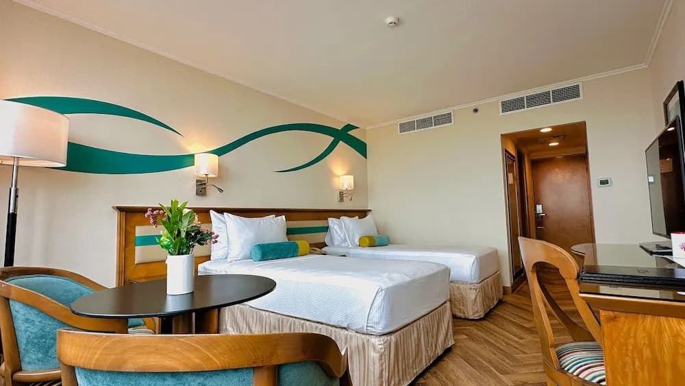 Coral Beach Resort 4