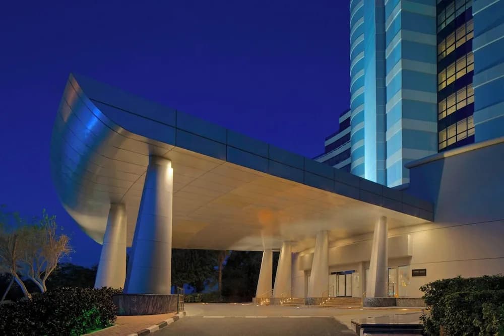 Le Meridien Al Aqah Beach Resort 3