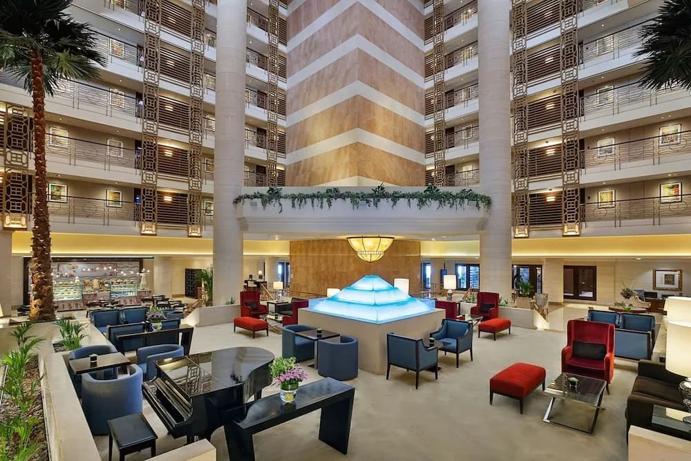 Sheraton Dubai Creek Hotel & Towers 4
