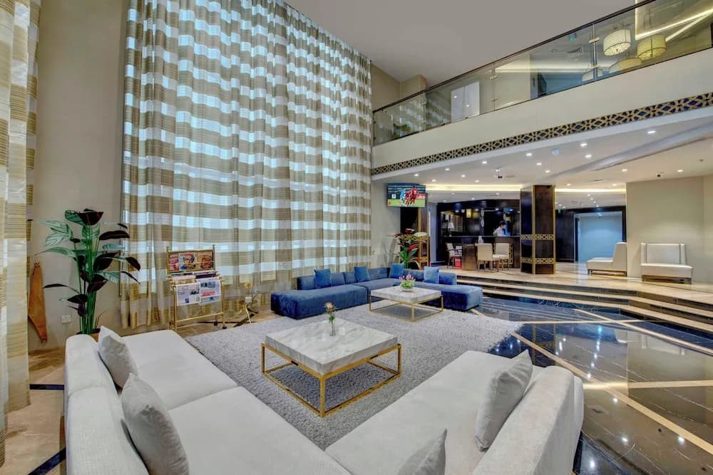 Lotus Grand Hotel 4