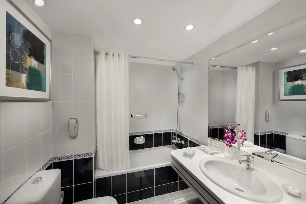 Savoy Central Hotel Apartments 4