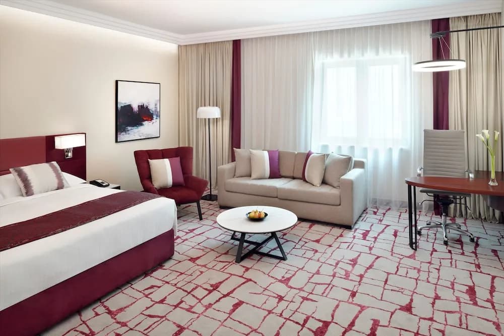 Mövenpick Hotel & Apartments Bur Dubai 3