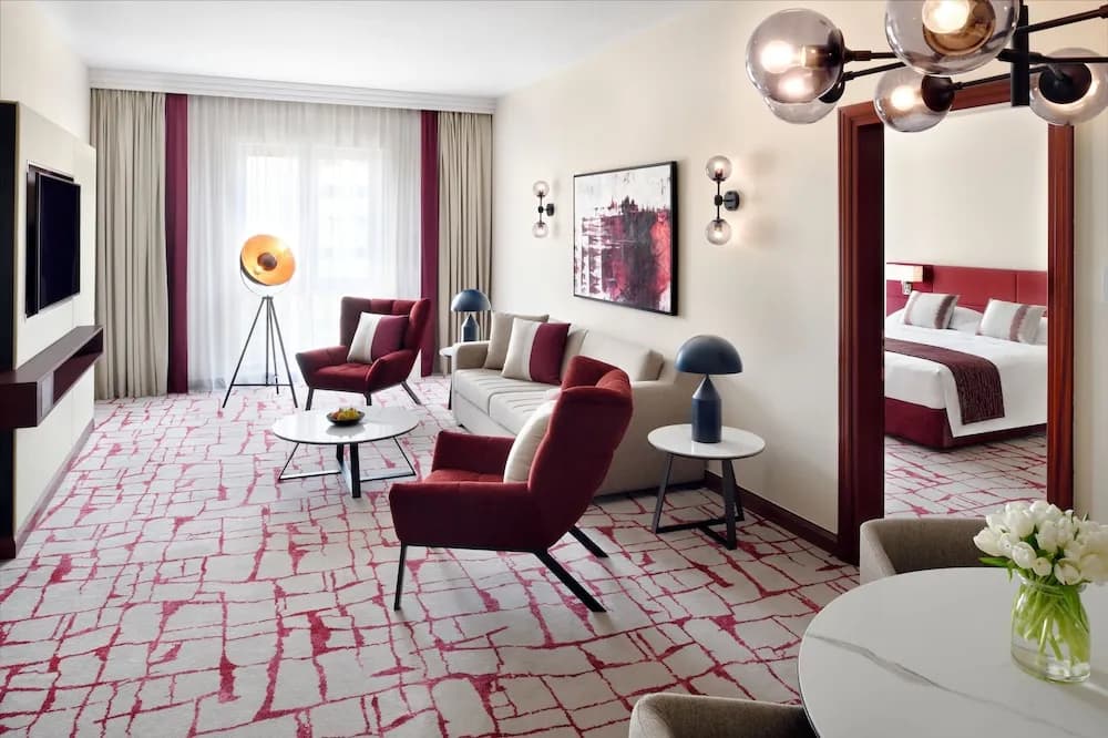 Mövenpick Hotel & Apartments Bur Dubai 4