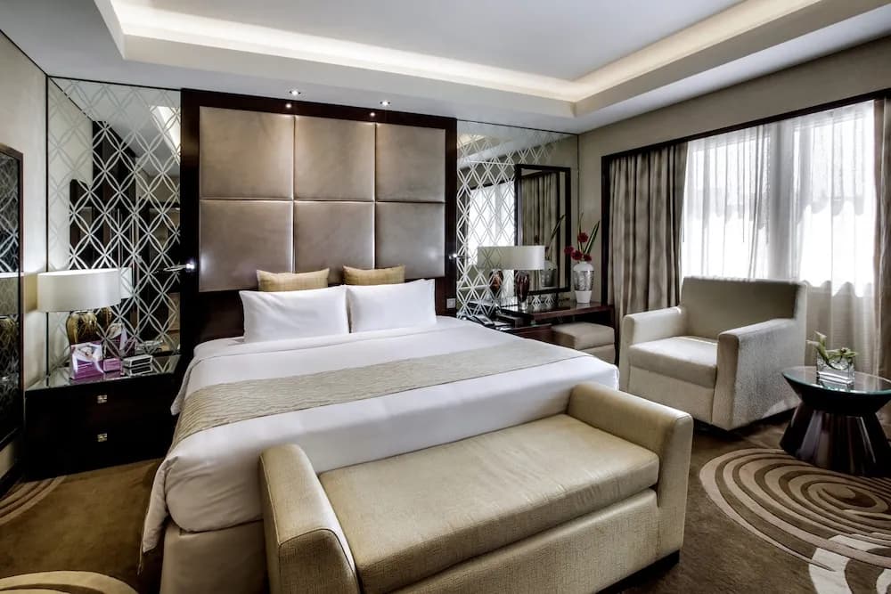 Crowne Plaza Dubai Deira 5
