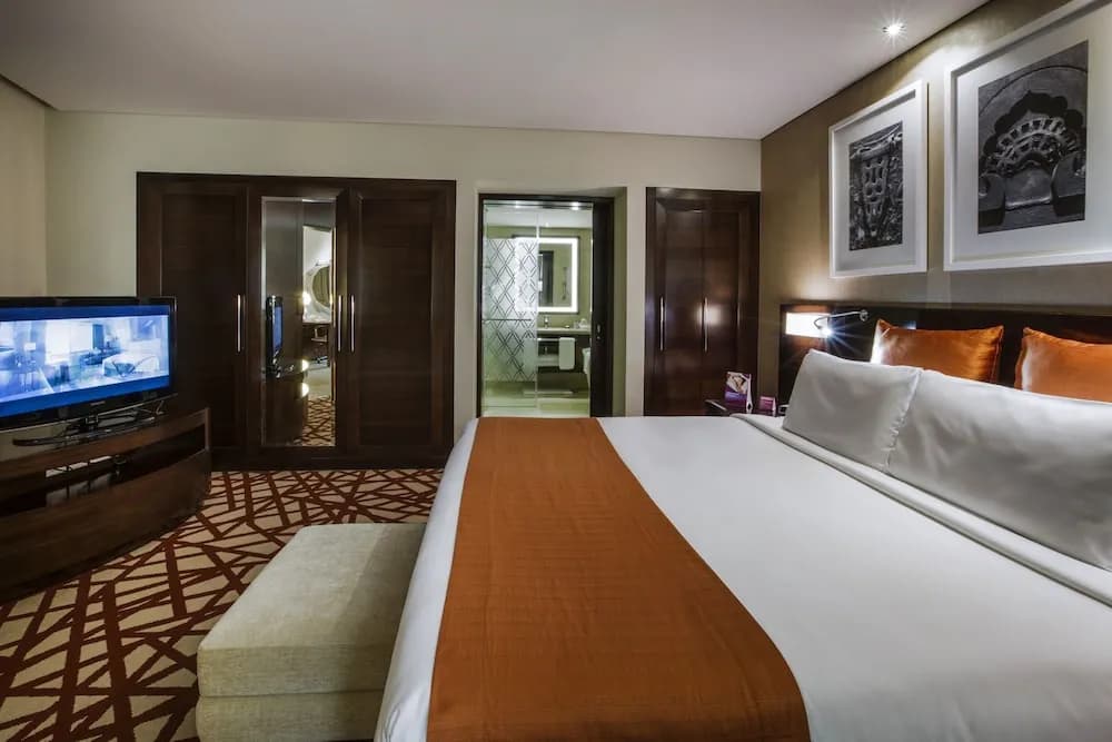 Crowne Plaza Dubai Deira 3
