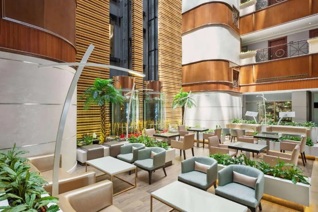 Howard Johnson Plaza by Wyndham Dubai Deira 4