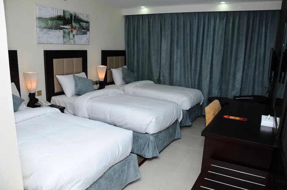 Royal Falcon Hotel 5