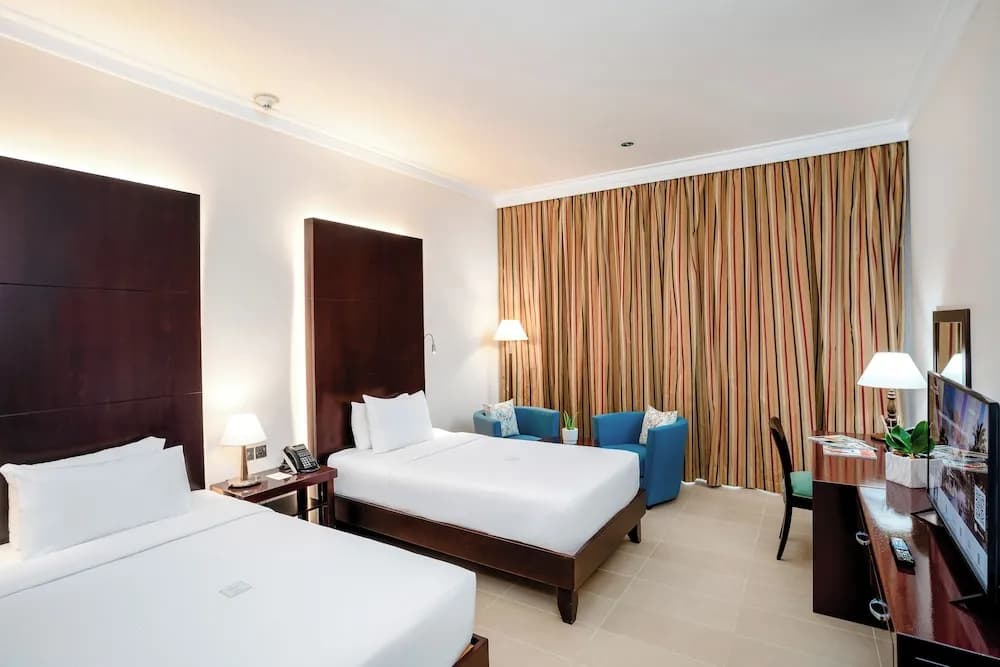 Metropolitan Al Mafraq Hotel 4