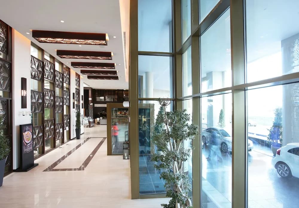 Metropolitan Hotel Dubai 2