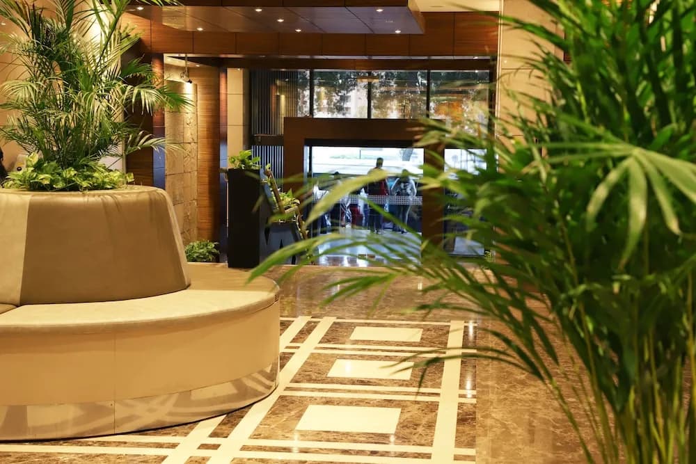 Majestic City Retreat Hotel 2