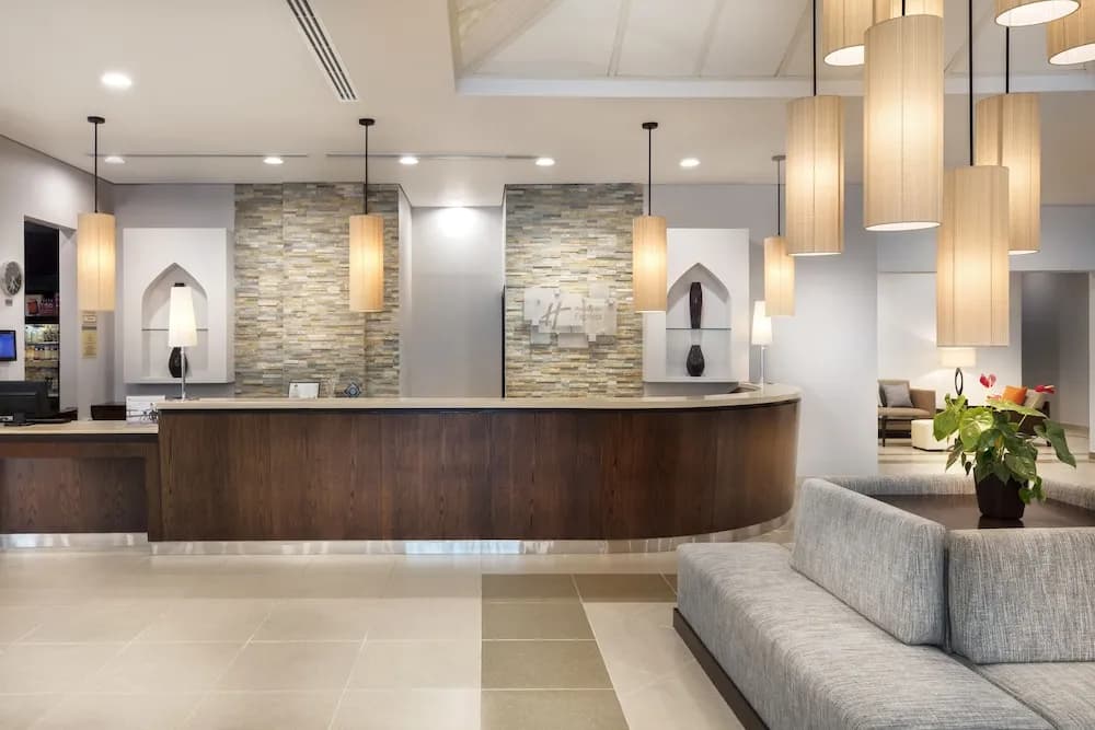 Holiday Inn Express Dubai - Jumeirah 2