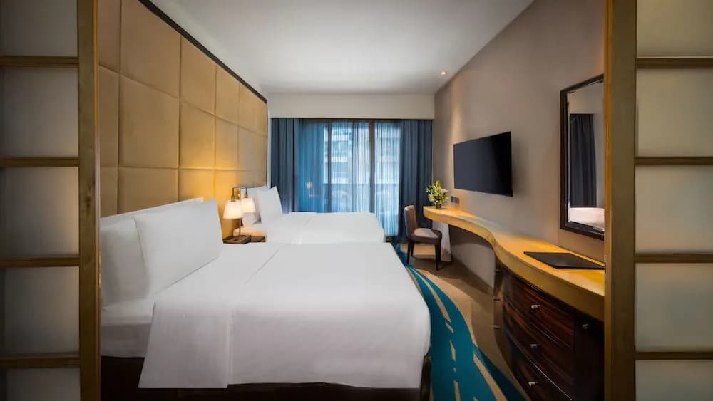 Savoy Suites Hotel Apartments 3