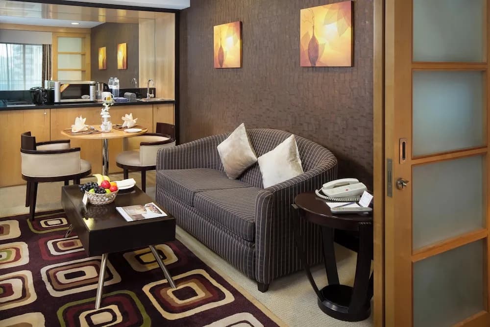 Savoy Suites Hotel Apartments 5
