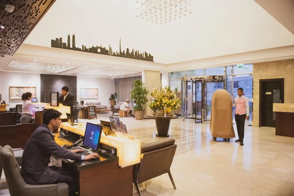 Grandeur Hotel 2