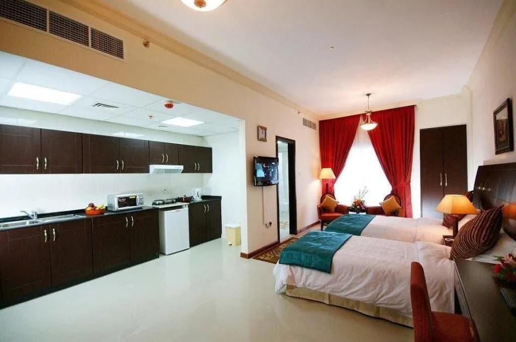 Golden Square Suites 4
