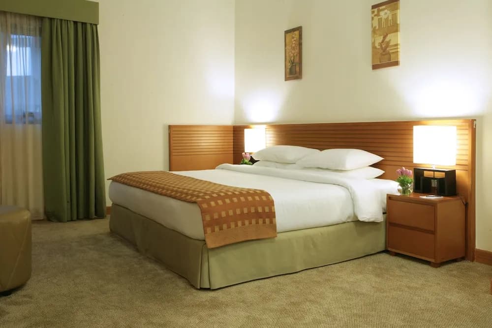 Ramada Hotel & Suites by Wyndham Ajman 5