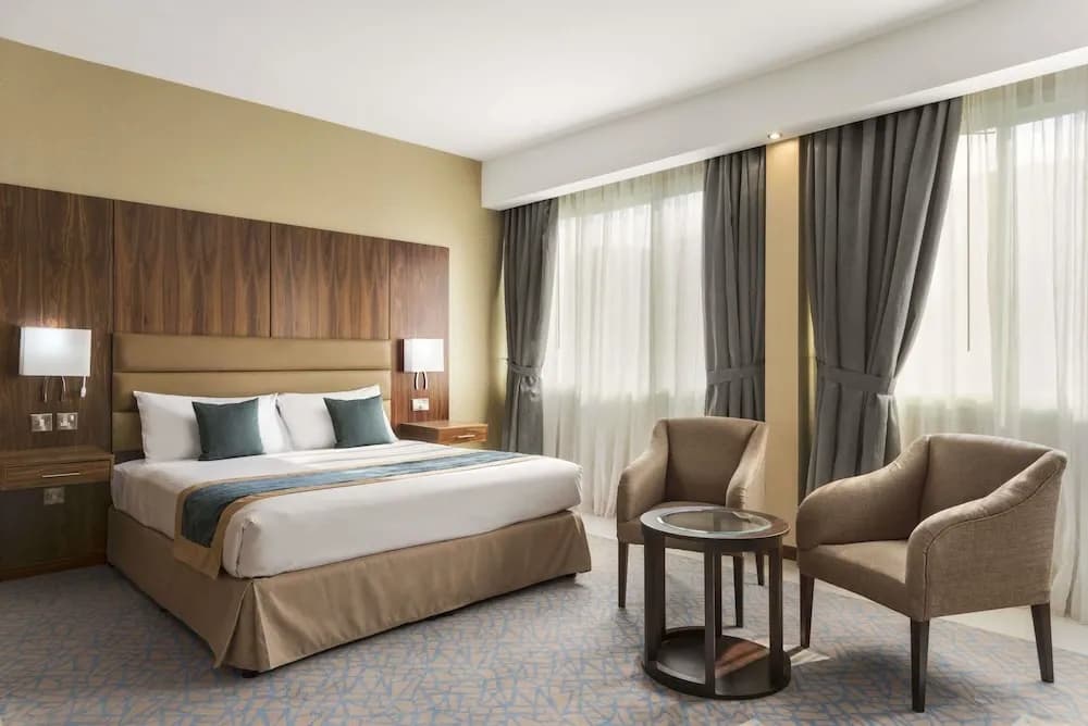 Howard Johnson by Wyndham Abu Dhabi 5