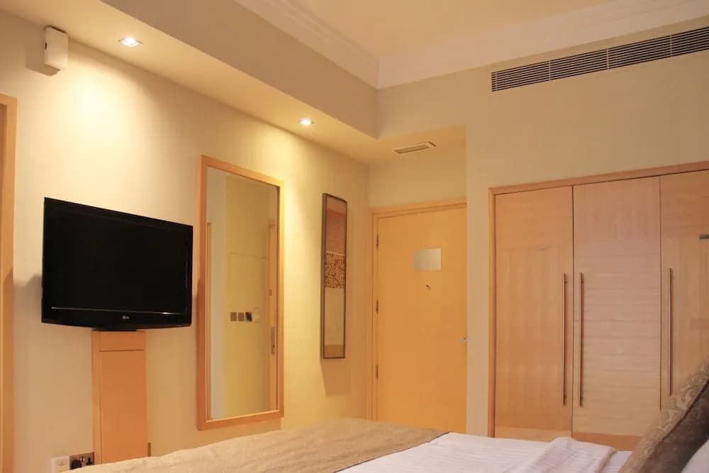 The Leela Hotel 5