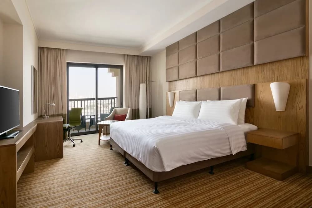 Traders Hotel Qaryat Al Beri 5