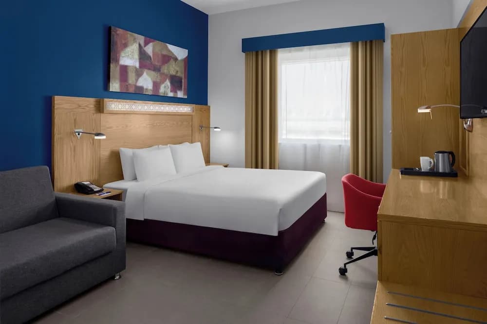 Holiday Inn Express Dubai Airport 5