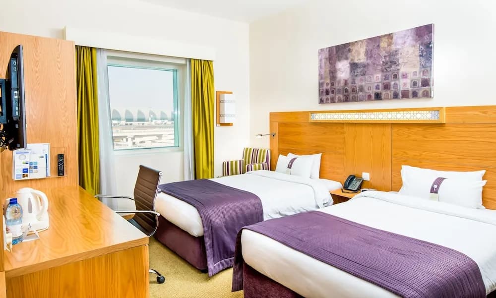 Holiday Inn Express Dubai Airport 4