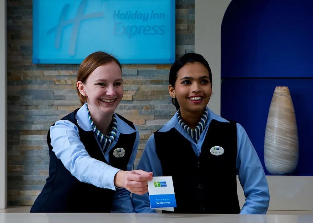 Holiday Inn Express Dubai Airport 2