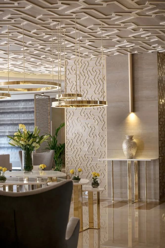 Two Seasons Hotel & Apartments 2