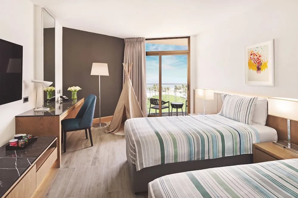 JA The Resort - JA Beach Hotel 3